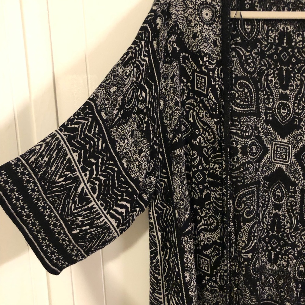 Bila Black and White Printed Kimono Wrap XL/XXL - Picture 2 of 7